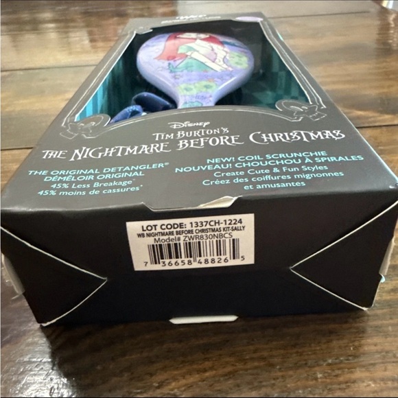 Disney The Nightmare Before Christmas Brush - Purple and Green - Picture 4 of 15